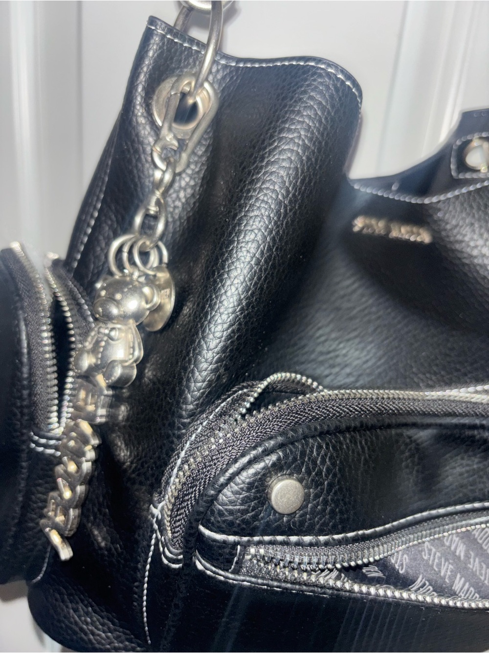 Viral Steve Madden Black Shoulder Bag with Silver Hardware✨ - Picture 3 of 7